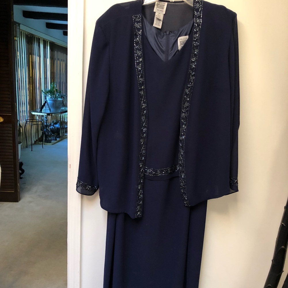 R &M Richards by Karen Kwong 2 Piece Formal Dress Size 18W. Navy blue.